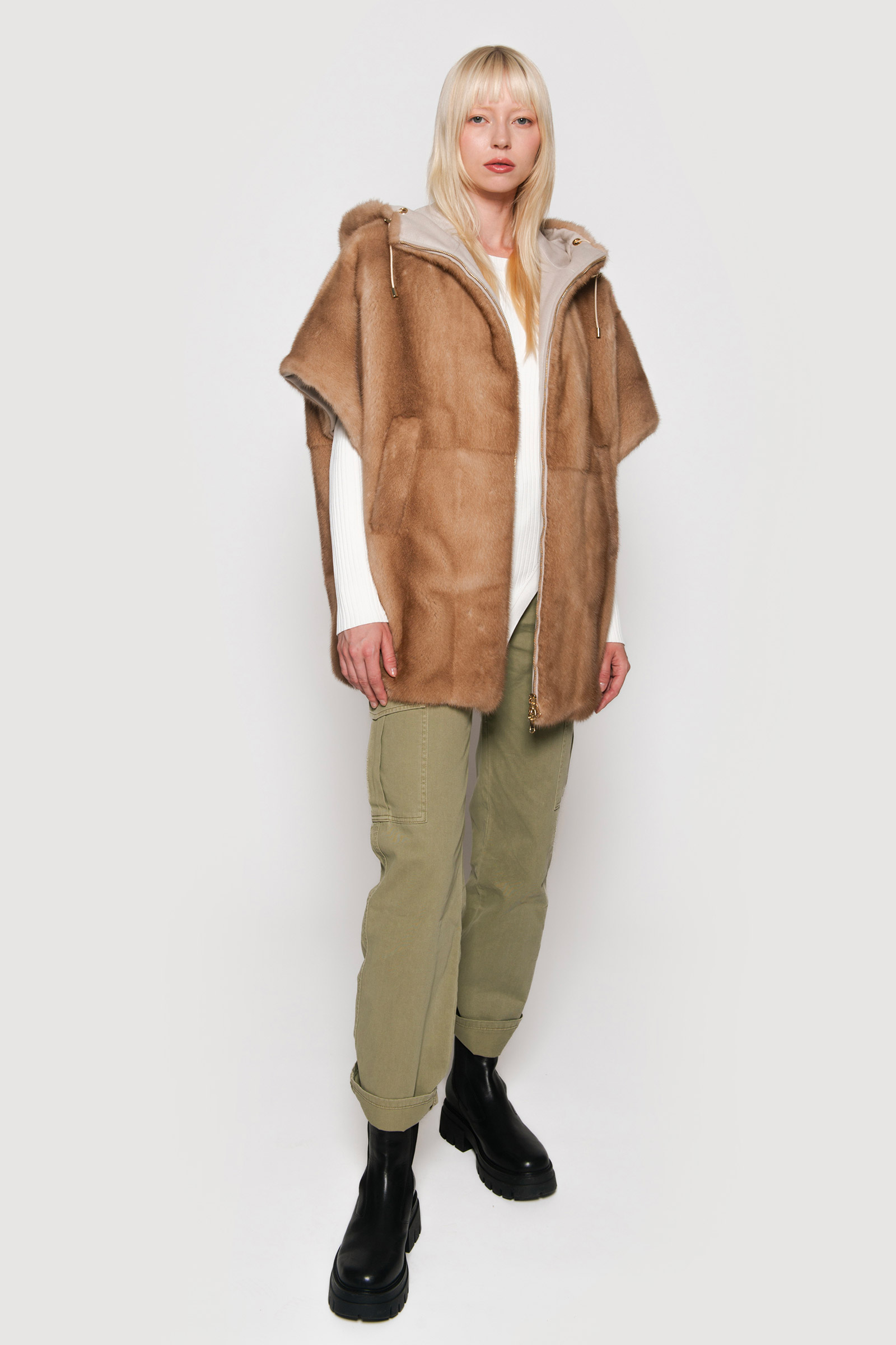 Cashmere vest and light pastel mink