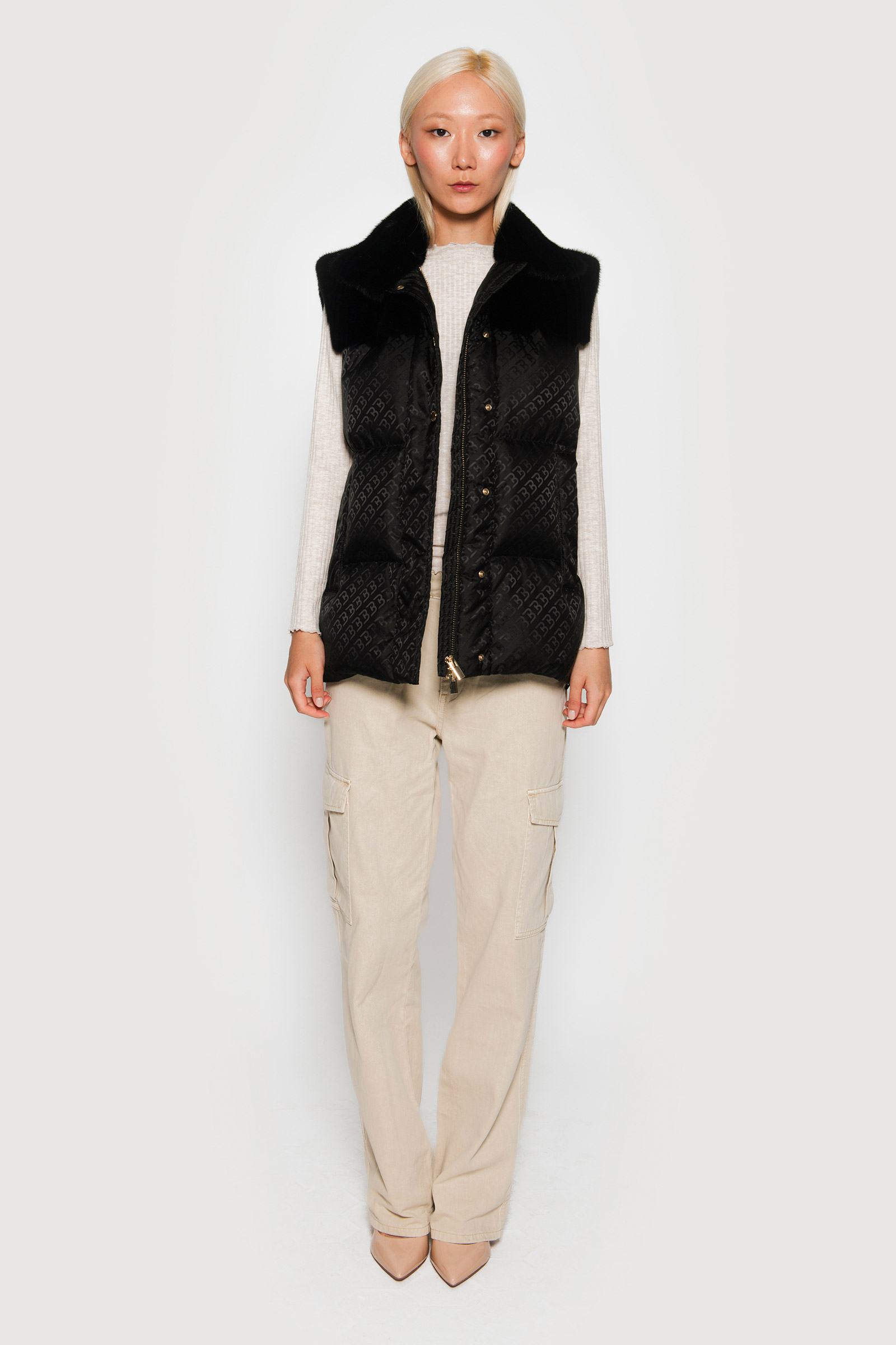 Logo vest and mink black nafa